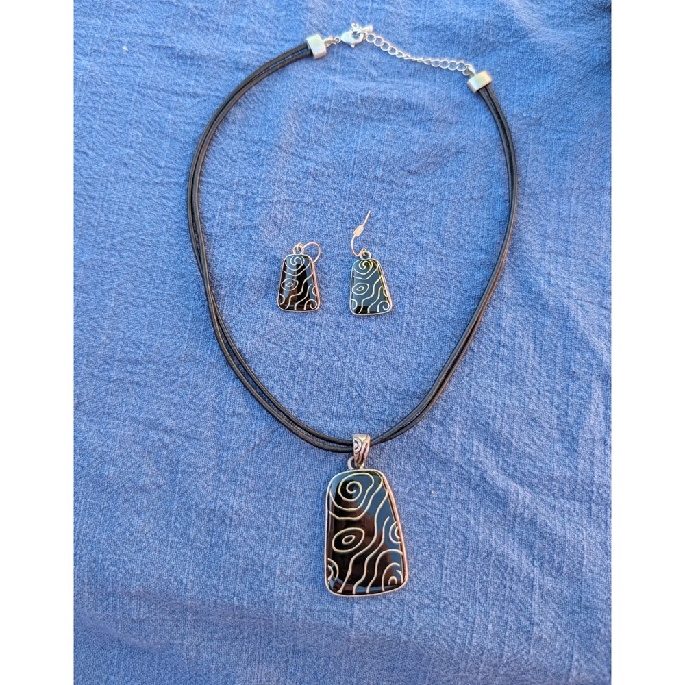 Chicos Vintage Black Silver Swirl Pendant Necklace and Earring Set‎ Modernist